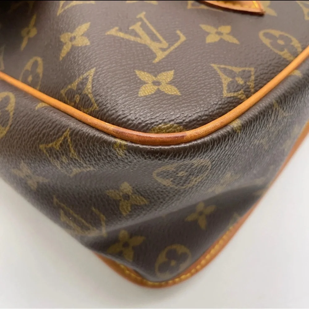 Louis Vuitton Monogram Gibeciere GM Messenger Bag